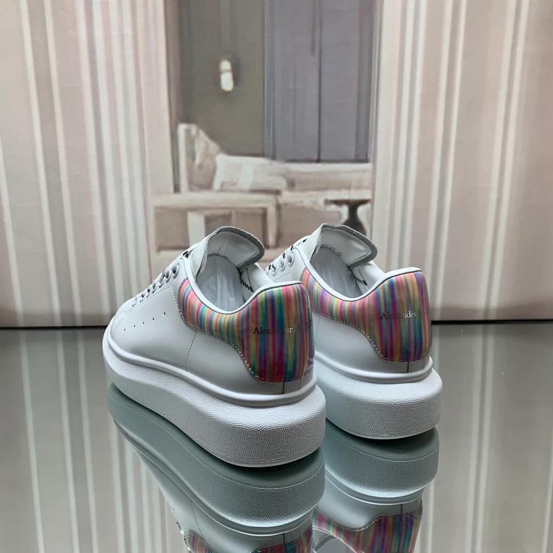 👟👟Ex-factory price 560👟👟 Professional McQueen factory. Top version. Couple style Alexander McQUEEN high version has been upgraded to the highest quality again✅ 💪McQueen Spring, Summer, Autumn and Winter top version Purchasing level✅ Recruiting national online and offline agents to join🤝 🏆Fabric: Original materials imported from Italy. Texture, water-resistant and non-discoloring 🏆Inner lining: ️A-grade Italian imported lining resistant to dirt, sweat-absorbent, breathable and comfortable 🏆Foot pads: top-grade imported Italian super-soft cowhide leather 🏆Outsole: PU+counter 1:1 🏆Shoe box: original white box. Plus white flip cover for double-layer protection. Cloth bag. Handbag. Certificate of 1:1 mold opening, 4-piece set. Delivered with a pair of shoelaces. 🖕🏿🖕🏿🖕🏿 You can choose any pair of shoelaces in any color of our factory 🏆Code number: women's 34-41. men's 38-46 🏆Special remarks (women's code 34.40.41, men's code 38.45.46 is customized, no returns or exchanges) Win-win cooperation 🤝